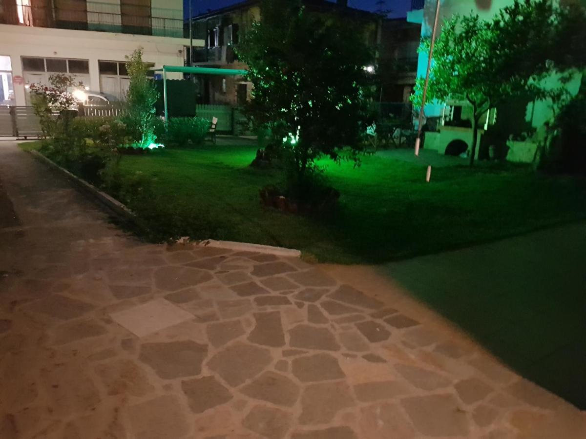 Magdalinos Apartments Nea Skioni Dış mekan fotoğraf